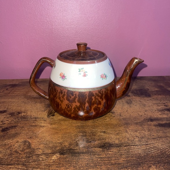 Tea Pot - Picture 2 of 10